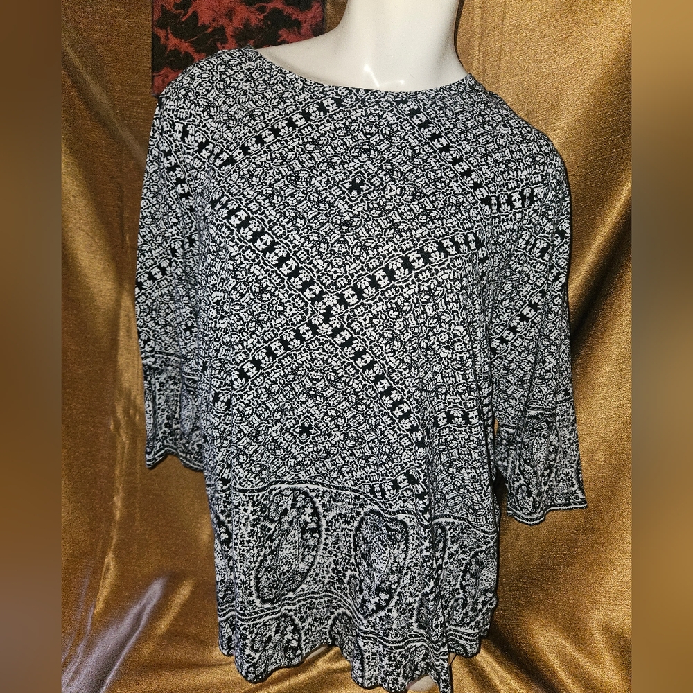 Lucky Brand tunic 3/4 sleeve black & white paisley